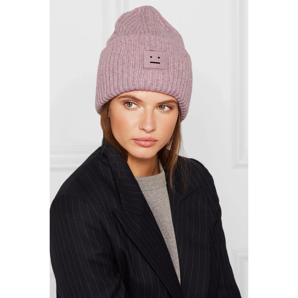 Acne studios pansy l face beanie in dusty pink